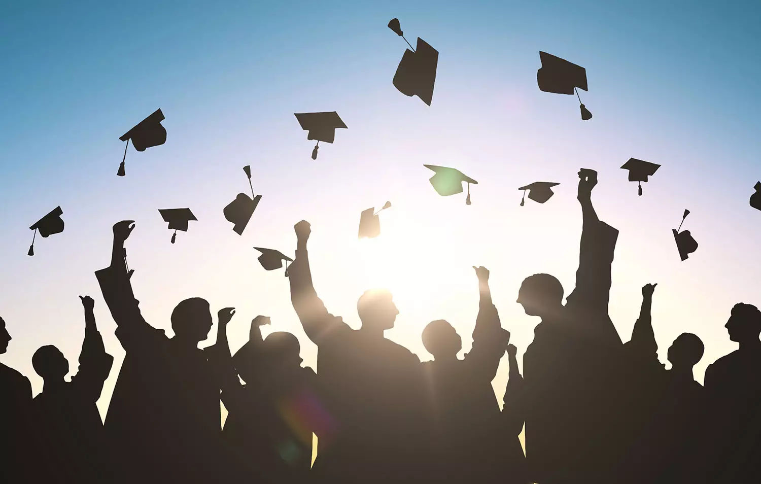 Read more about the article 8 Amazing Ideas For An Unforgettable Graduation Party